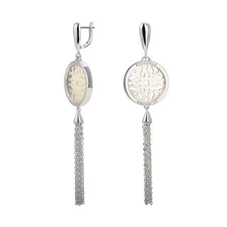 Серьги с резным перламутром и кисточкой из серебра