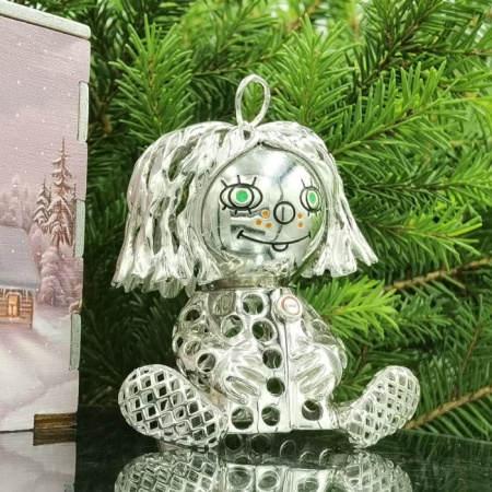 Елочная игрушка из серебра «Домовенок»