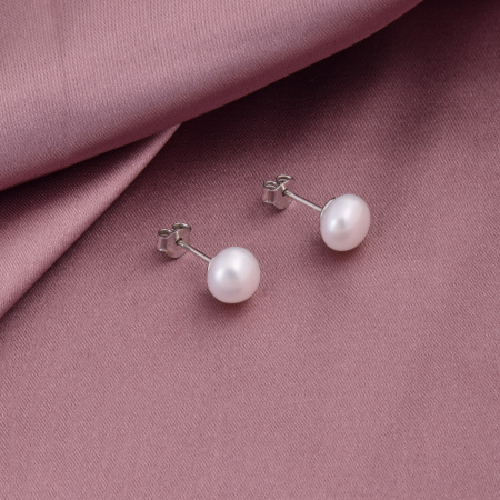 Серьги пуссеты с жемчугом из серебра