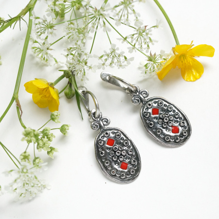 Серьги из серебра с красной эмалью