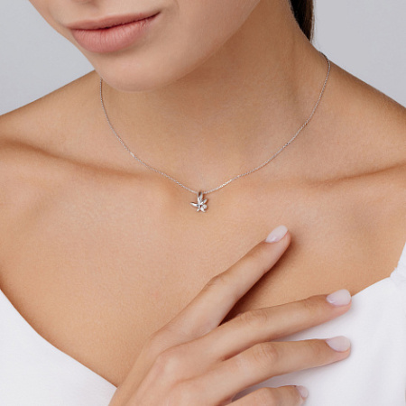 Колье из серебра с бриллиантом