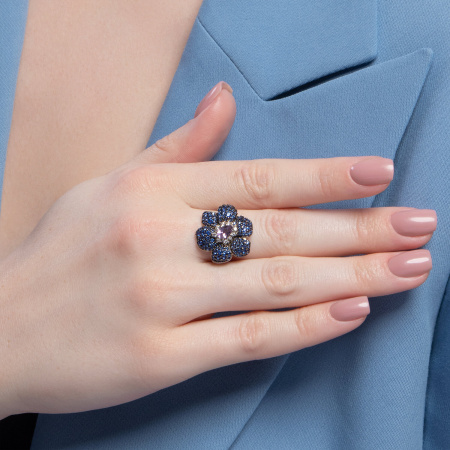 Серебряное кольцо с аметистом и фианитами «Цветок»