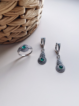 Серебряное кольцо с зеленым ониксом