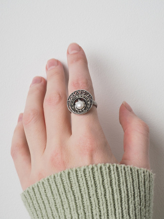 Серебряное кольцо с жемчугом